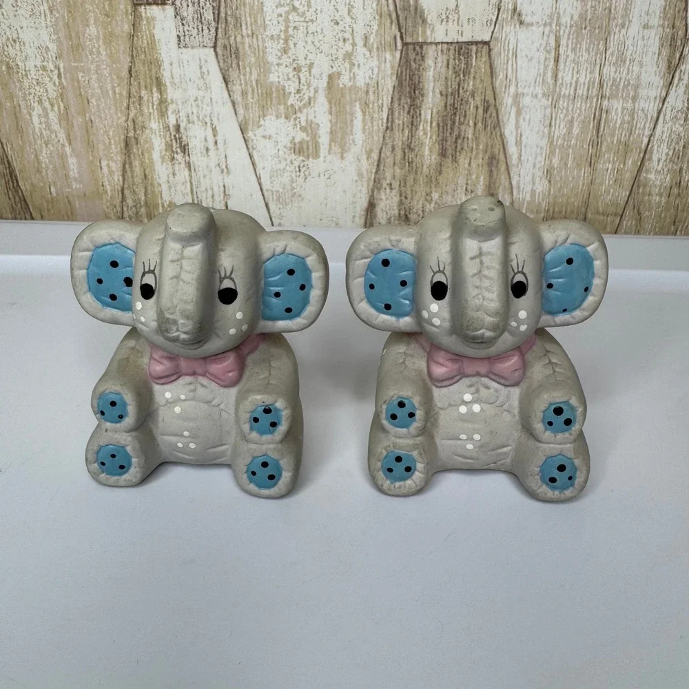 Vintage 90's Ceramic Elephant Salt‎ and Pepper Shaker Anthropomorphic